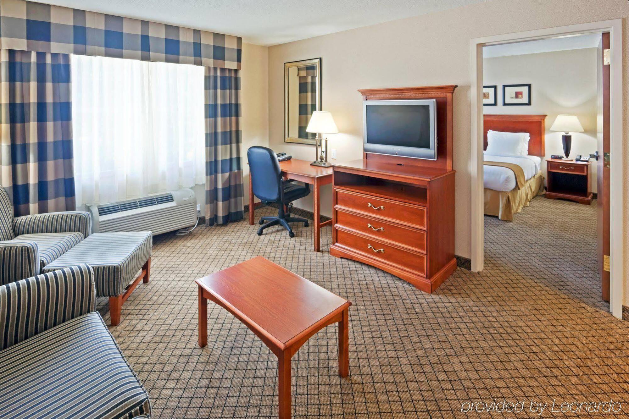 Holiday Inn Express Hotel & Suites Hampton South-Seabrook By Ihg Esterno foto